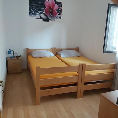 Apartman Janja Apartment Bol Bagian luar foto