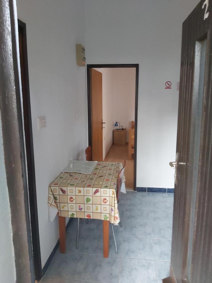 Apartman Janja Apartment Bol Bagian luar foto