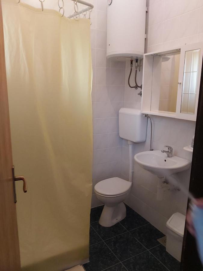 Apartman Janja Apartment Bol Bagian luar foto