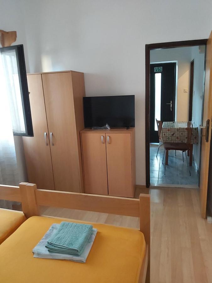 Apartman Janja Apartment Bol Bagian luar foto